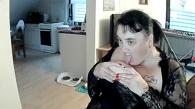 Snapshot of Minou1610 chatting on October 2025 04:27:02 PM Minou1610 online show from October 2025 04:27:02 PM