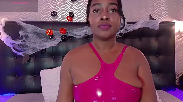 Snapshot of NaiaraMasson_ chatting on October 2025 12:06:01 PM NaiaraMasson online show from October 2025 12:06:01 PM