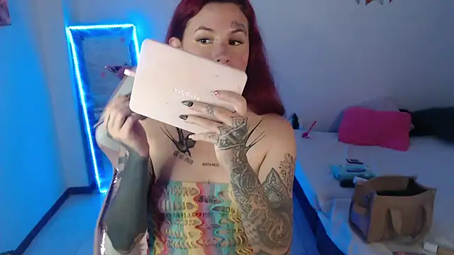 Maddy Vicius19 online show from October 2025 08:52:01 PM