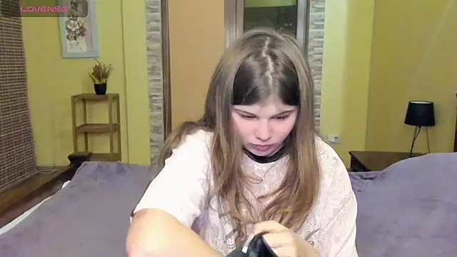 Snapshot of Lilly_Jess chatting on November 2025 07:38:02 PM Lilly Jess online show from November 2025 07:38:02 PM