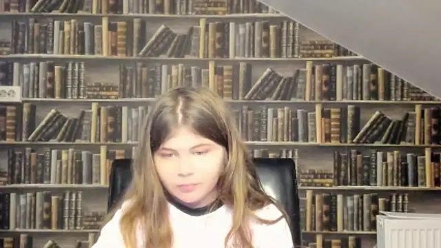 Snapshot of Lilly_Jess chatting on November 2025 05:23:02 PM Lilly Jess online show from November 2025 05:23:02 PM