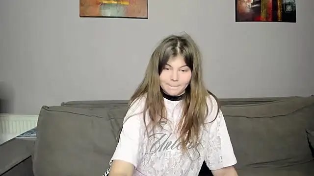 Snapshot of Lilly_Jess chatting on November 2025 08:30:01 PM Lilly Jess online show from November 2025 08:30:01 PM