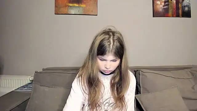 Snapshot of Lilly_Jess chatting on November 2025 07:45:02 PM Lilly Jess online show from November 2025 07:45:02 PM