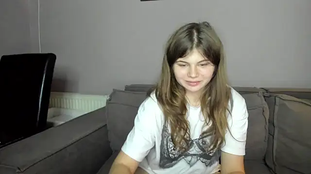 Snapshot of Lilly_Jess chatting on November 2025 06:45:01 PM Lilly Jess online show from November 2025 06:45:01 PM