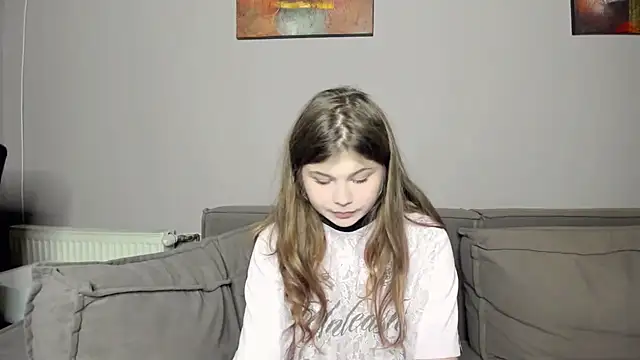 Snapshot of Lilly_Jess chatting on November 2025 07:24:02 PM Lilly Jess online show from November 2025 07:24:02 PM