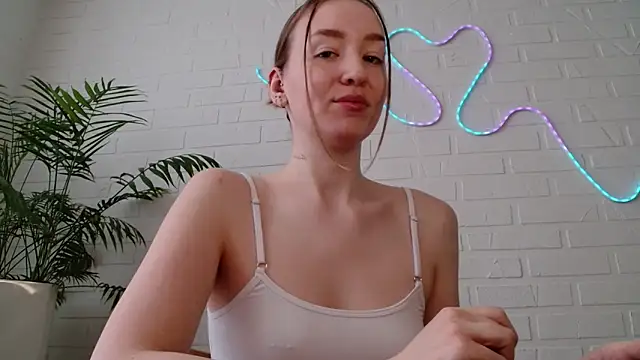 WhitePrincessLuna online show from February 2026 10:00:01 AM