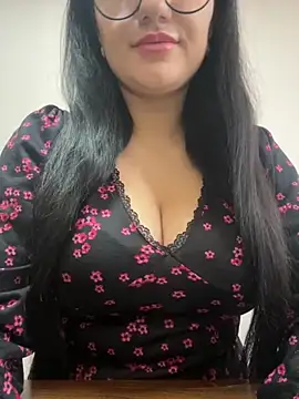 Snapshot of Molly-molly- chatting on November 2025 06:26:02 AM Molly-molly- online show from November 2025 06:26:02 AM