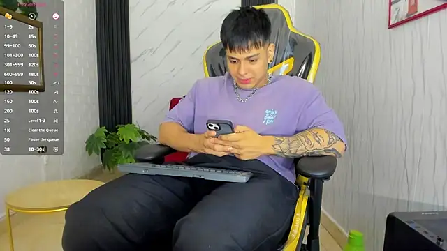 Snapshot of xKevyn chatting on September 2025 12:19:01 PM xKevyn online show from September 2025 12:19:01 PM