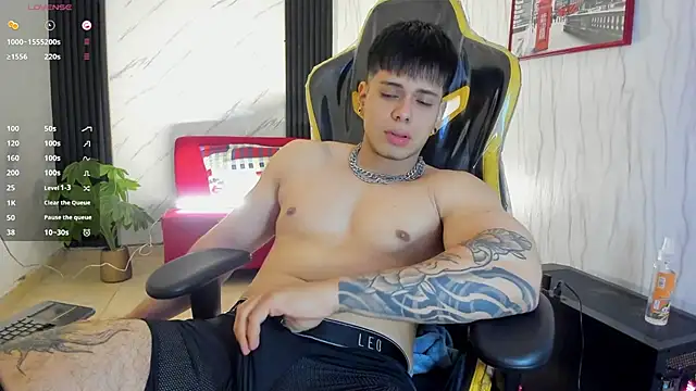 Snapshot of xKevyn chatting on November 2025 12:25:01 PM xKevyn online show from November 2025 12:25:01 PM