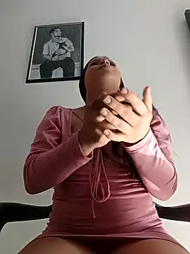 Shell Latina online show from November 2025 01:33:01 PM