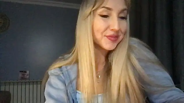 Snapshot of Pyrelissa chatting on December 2025 07:53:02 PM Pyrelissa online show from December 2025 07:53:02 PM