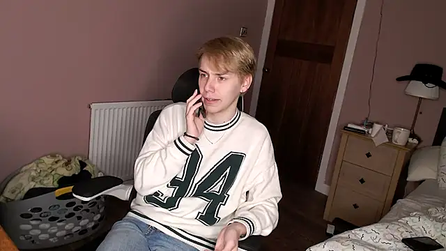 scottishtwink01 online show from September 2025 12:52:01 PM