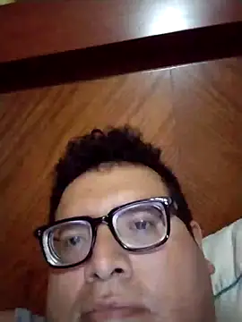 Snapshot of Santiagoqro85 chatting on October 2025 12:36:02 PM Santiagoqro85 online show from October 2025 12:36:02 PM