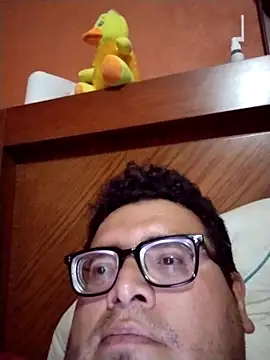 Snapshot of Santiagoqro85 chatting on October 2025 03:50:02 AM Santiagoqro85 online show from October 2025 03:50:02 AM