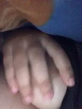 Snapshot of luzmelzinha chatting on October 2025 04:41:02 AM luzmelzinha online show from October 2025 04:41:02 AM