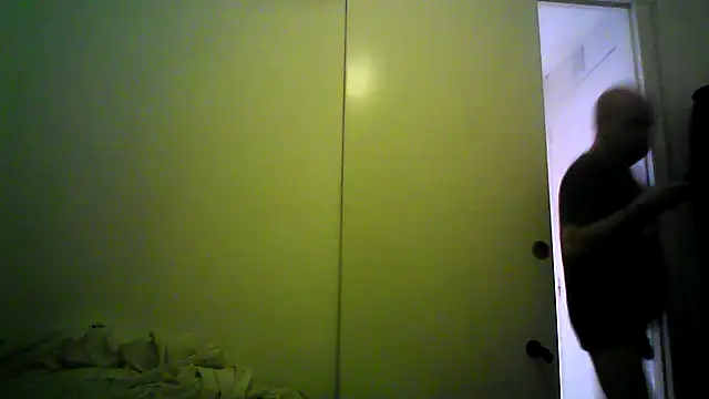 Snapshot of tuplaceroll chatting on October 2025 12:14:01 AM tuplaceroll online show from October 2025 12:14:01 AM