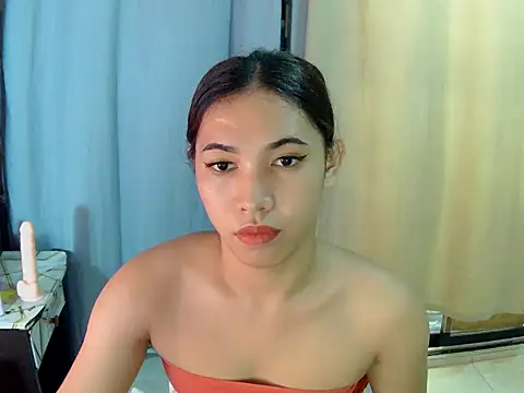 Snapshot of Chen_Lavin chatting on November 2025 01:06:02 AM Chen Lavin online show from November 2025 01:06:02 AM