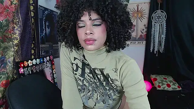 Raven luv online show from October 2025 10:17:01 PM