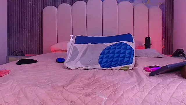abbyrouss  online show from July 2026 07:23:02 AM