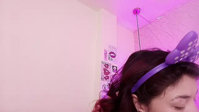 Snapshot of april_bennett chatting on October 2025 12:13:02 PM april bennett online show from October 2025 12:13:02 PM