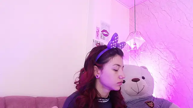 Snapshot of april_bennett chatting on October 2025 12:02:02 PM april bennett online show from October 2025 12:02:02 PM