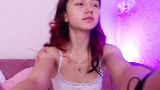 Snapshot of april_bennett chatting on October 2025 12:17:02 PM april bennett online show from October 2025 12:17:02 PM