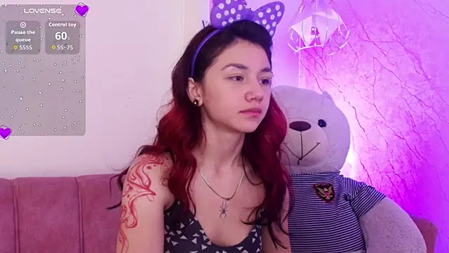 Snapshot of april_bennett chatting on October 2025 12:16:01 PM april bennett online show from October 2025 12:16:01 PM