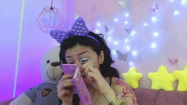 Snapshot of april_bennett chatting on November 2025 12:41:02 PM april bennett online show from November 2025 12:41:02 PM