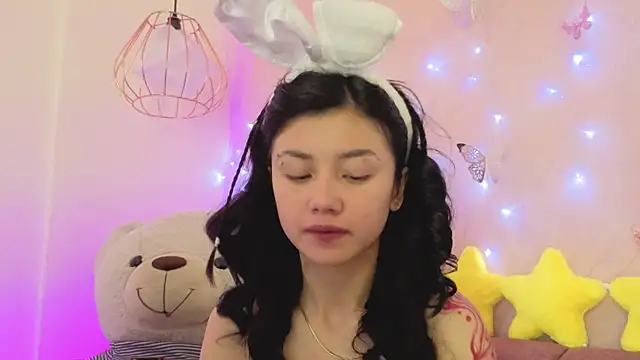 Snapshot of april_bennett chatting on December 2025 12:31:02 PM april bennett online show from December 2025 12:31:02 PM