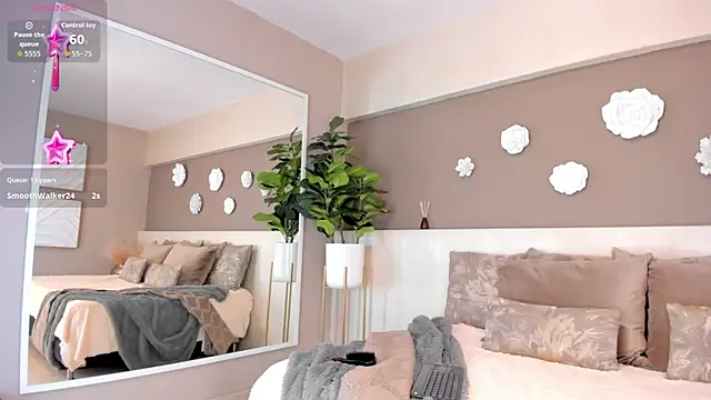 Snapshot of VictoriaShelby chatting on November 2025 11:40:02 AM VictoriaShelby online show from November 2025 11:40:02 AM