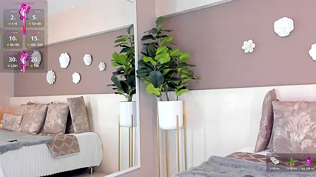 Snapshot of VictoriaShelby chatting on November 2025 11:54:01 AM VictoriaShelby online show from November 2025 11:54:01 AM