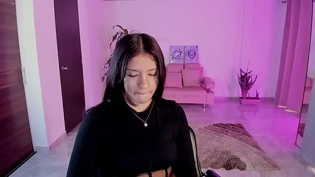 Snapshot of Candy_fox_19 chatting on December 2025 12:45:02 PM Candy fox 19 online show from December 2025 12:45:02 PM