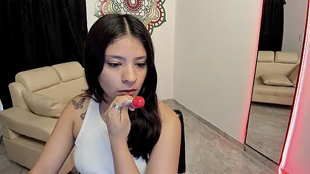 Snapshot of Candy_fox_19 chatting on February 2026 04:40:02 PM Candy fox 19 online show from February 2026 04:40:02 PM