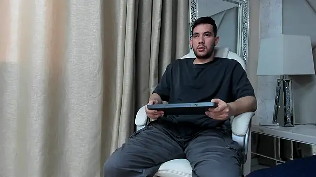 matti de lucaa online show from September 2025 05:46:02 PM