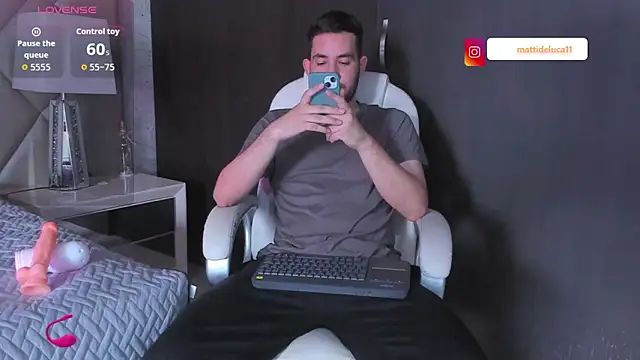 matti de lucaa online show from October 2025 05:35:01 PM