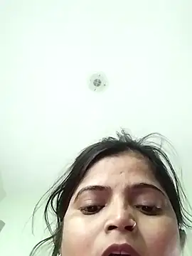 Hot-Pooja25 online show from January 2026 03:21:01 AM