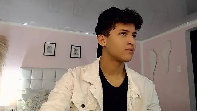 Snapshot of Axel_savage chatting on September 2025 12:08:02 PM Axel savage online show from September 2025 12:08:02 PM