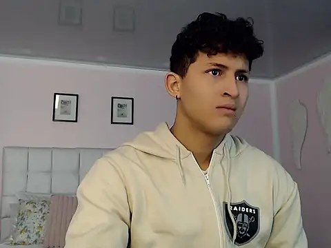 Snapshot of Axel_savage chatting on September 2025 12:10:02 PM Axel savage online show from September 2025 12:10:02 PM