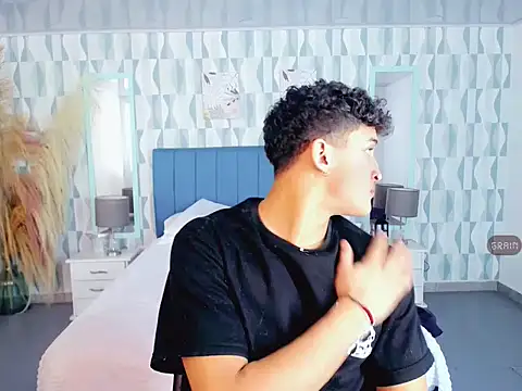 Snapshot of Axel_savage chatting on October 2025 03:29:01 AM Axel savage online show from October 2025 03:29:01 AM