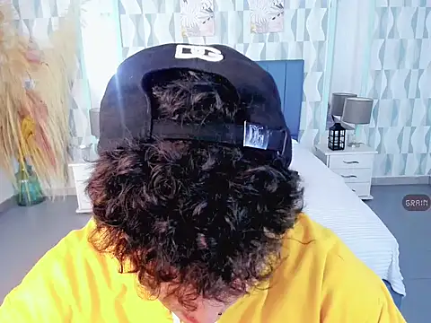 Snapshot of Axel_savage chatting on November 2025 03:42:02 AM Axel savage online show from November 2025 03:42:02 AM