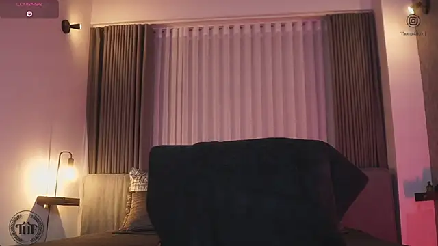 Thomas Falcon online show from November 2025 12:43:02 AM