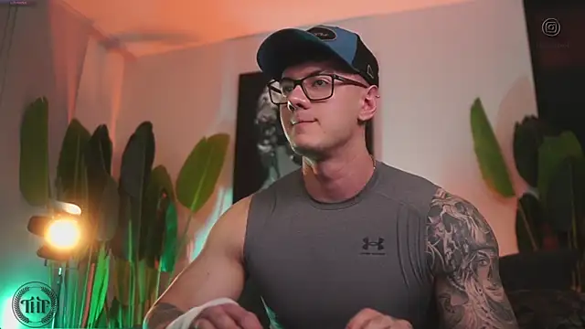 Thomas Falcon online show from November 2025 12:32:01 AM