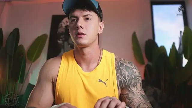 Thomas Falcon online show from November 2025 10:24:01 PM