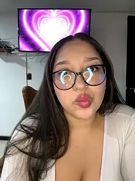 Snapshot of Whiitney_Bloom chatting on November 2025 03:12:02 AM Whiitney Bloom online show from November 2025 03:12:02 AM