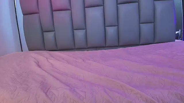 kissme luna online show from October 2025 07:01:02 PM