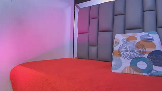 kissme luna online show from October 2025 07:03:02 PM