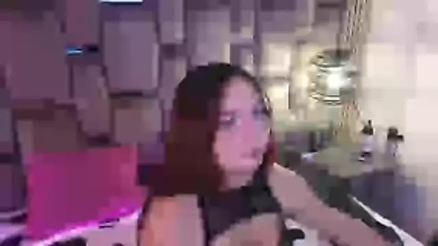 Snapshot of Mia2xsmith chatting on December 2025 05:35:01 AM Mia2xsmith online show from December 2025 05:35:01 AM