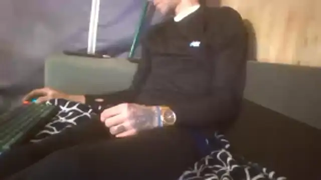 Snapshot of Sillycatfish chatting on November 2025 05:40:02 AM Sillycatfish online show from November 2025 05:40:02 AM