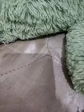 YUTELX online show from September 2025 02:33:01 AM