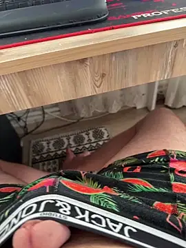 dicksmallll online show from September 2025 01:16:01 PM